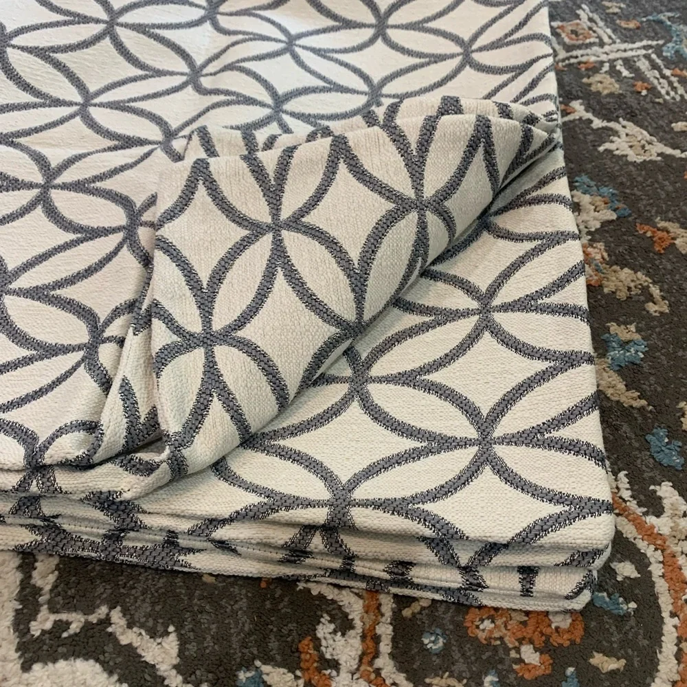 6 Pillow Cases Custom Made Zip Cream Gray Geometric Design‎ & 2 Solid Gray EUC